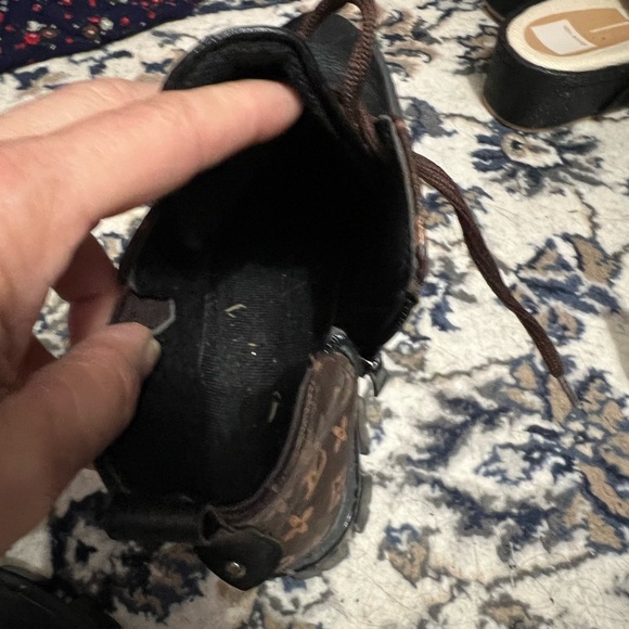 This really cute boot black letter absolutely in great shape - Picture 4 of 7